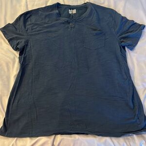 Converse tee shirt​